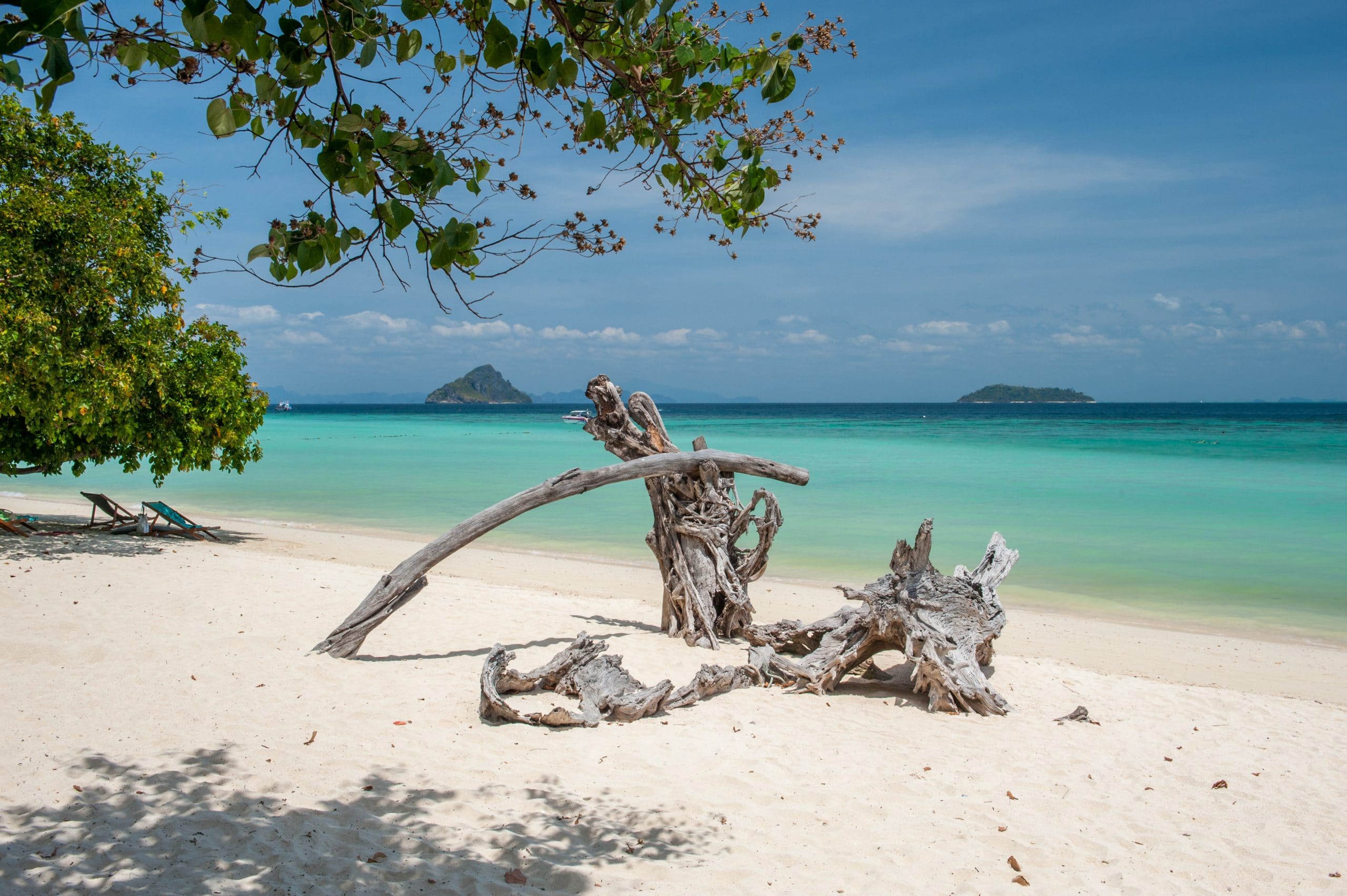 laem tong beach thailand koh phi phi