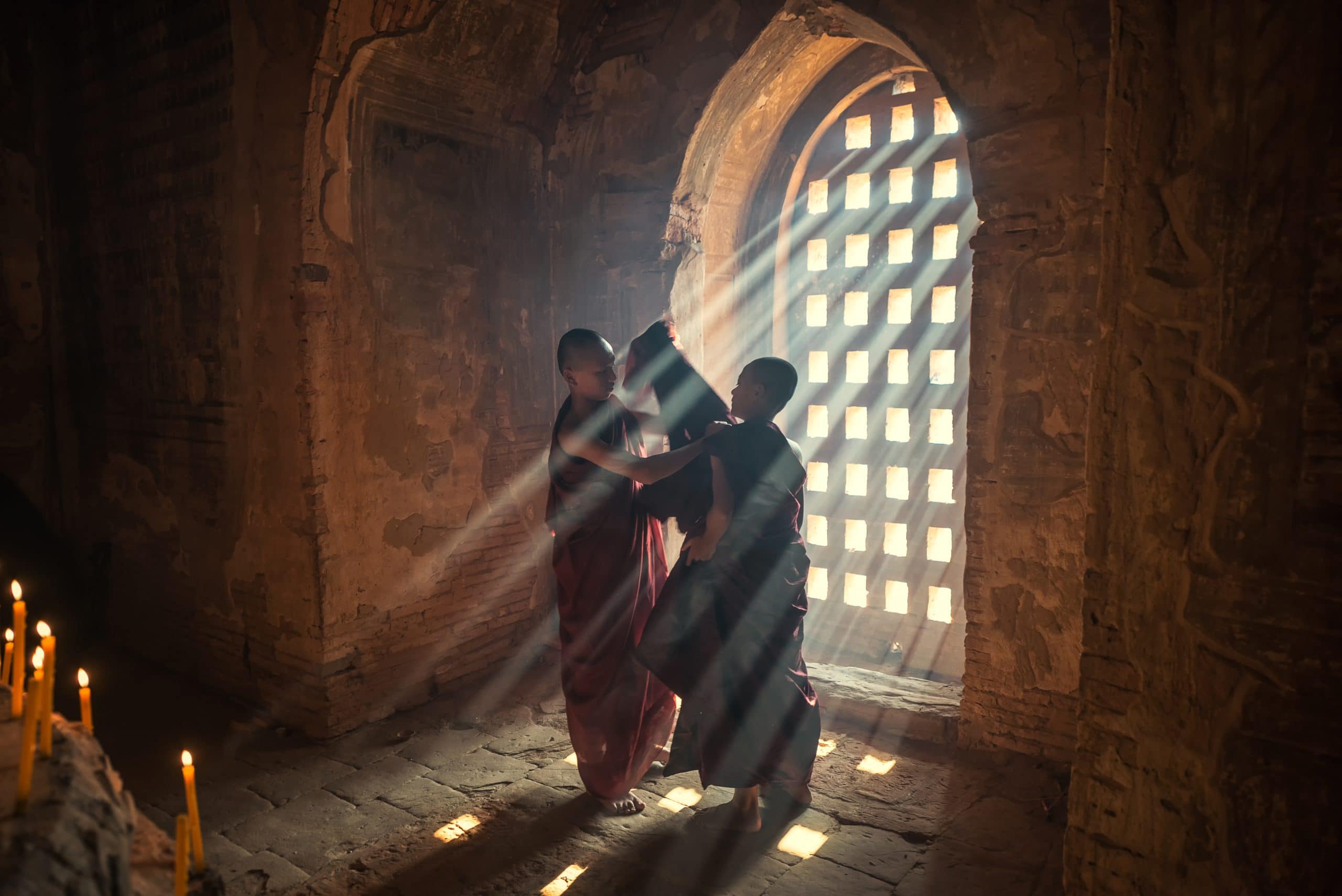 myanmar mönche tempel novizen