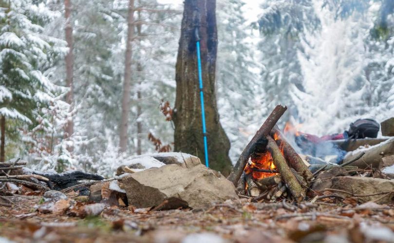 Kalte Tage überleben auf Wanderung