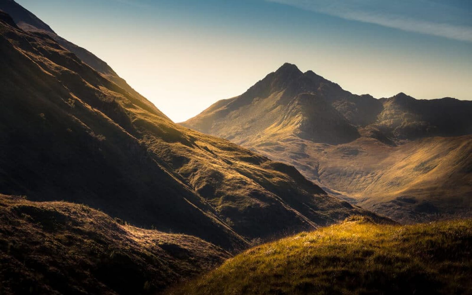 Schottische Highlands im Morgenlicht